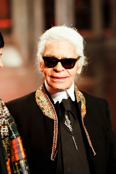 Look 80